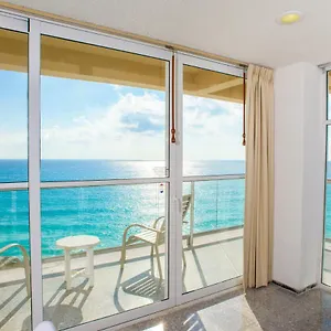 Stunning! 2 Bdrm Beach/oceanfront On Beach - Zone Aparthotel